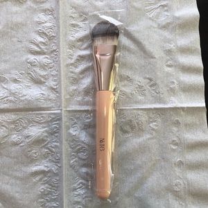 Doll 10 Smoothing Foundation Makeup Brush Size No. 16